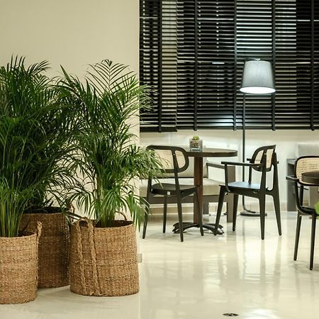 Bitzaro Palace Hotel Kalamákion エクステリア 写真