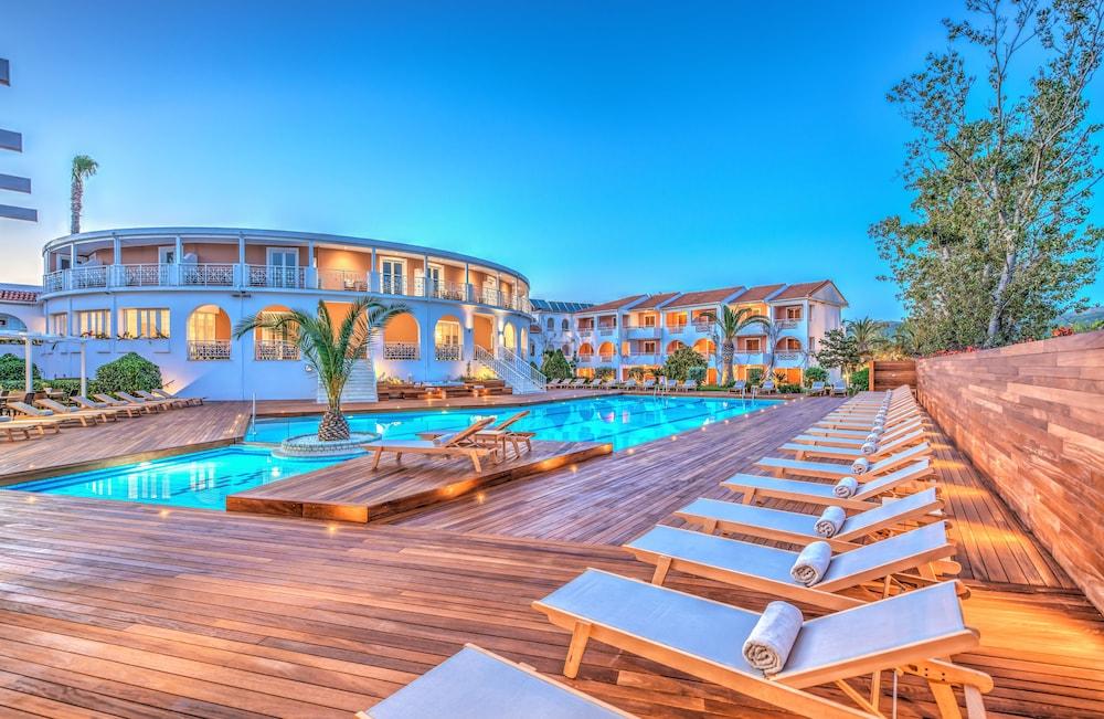 Bitzaro Palace Hotel Kalamákion エクステリア 写真