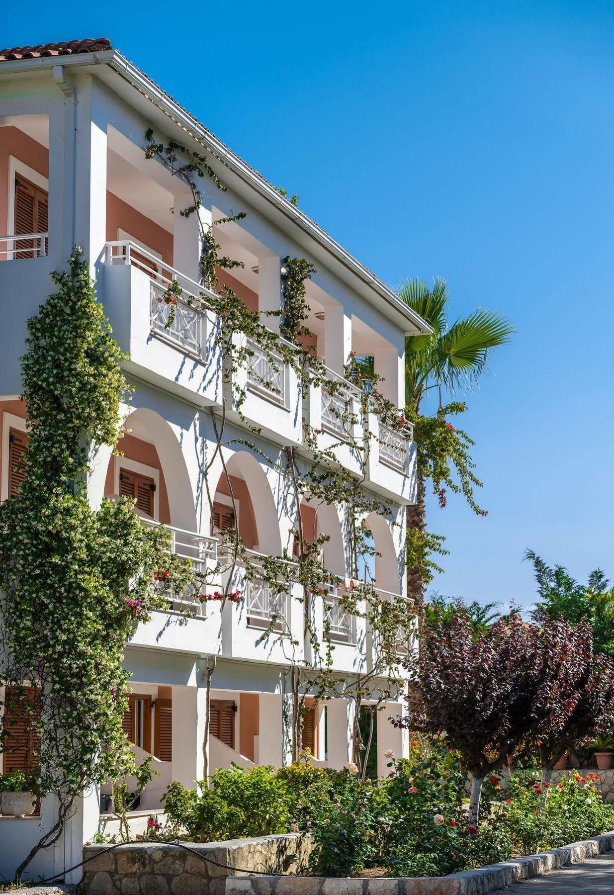 Bitzaro Palace Hotel Kalamákion エクステリア 写真